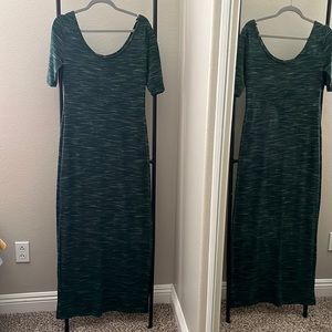 Green maxi dress some sleeve and super comfy